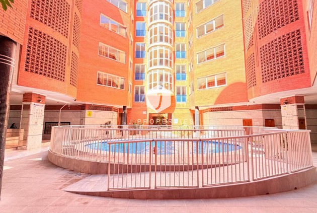 D'occasion - Appartement -
Torrevieja - Acequion