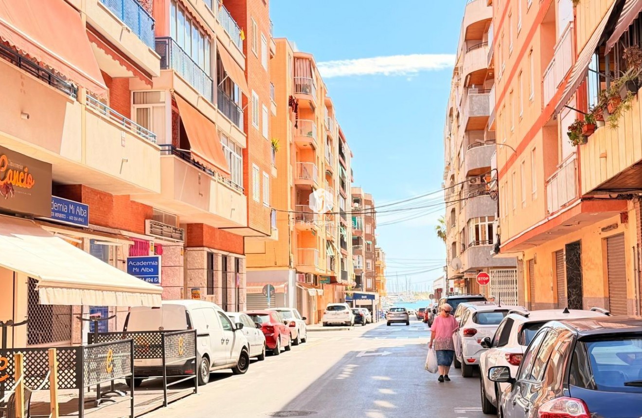 D'occasion - Appartement -
Torrevieja - Acequion