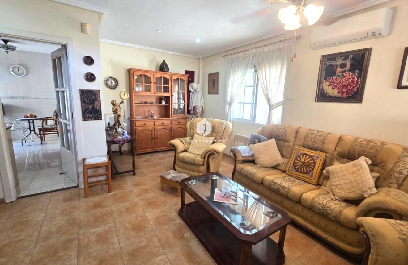 D'occasion - Villa -
Torrevieja - Los Balcones - Los Altos del Edén