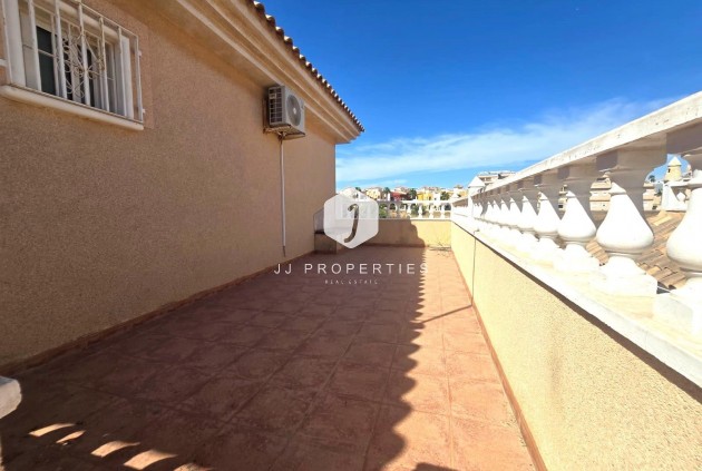 D'occasion - Villa -
Torrevieja - Los Balcones - Los Altos del Edén