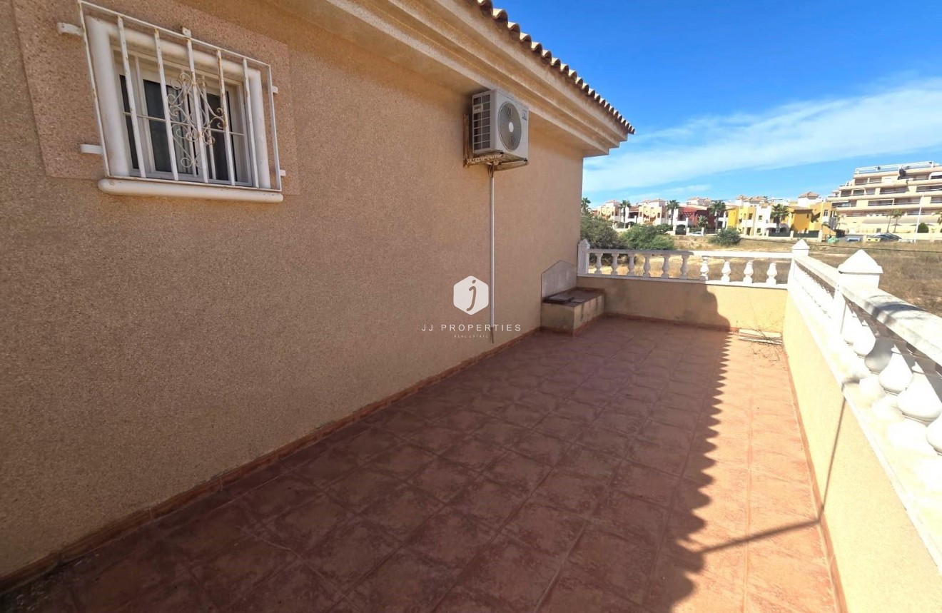 D'occasion - Villa -
Torrevieja - Los Balcones - Los Altos del Edén