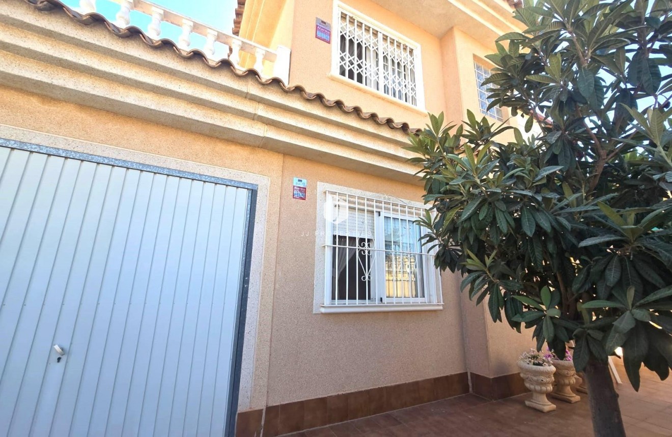 D'occasion - Villa -
Torrevieja - Los Balcones - Los Altos del Edén