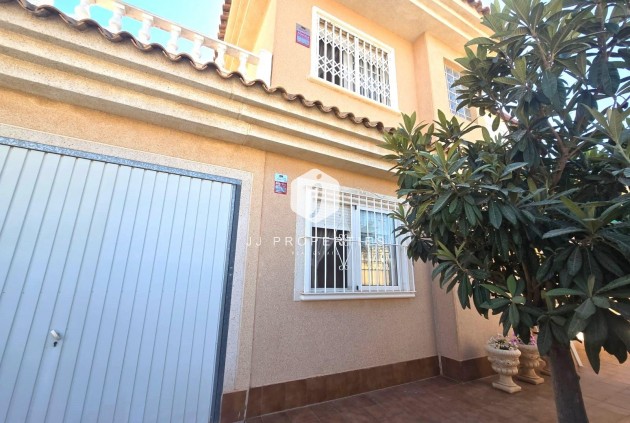 D'occasion - Villa -
Torrevieja - Los Balcones - Los Altos del Edén
