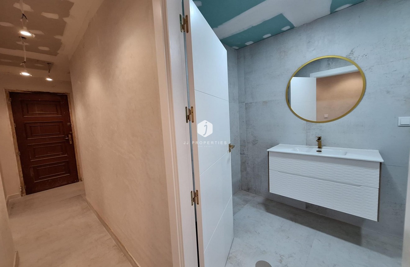 Resale - Apartment / flat -
Torrevieja - Acequion