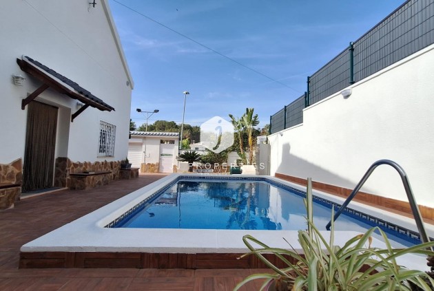 Z drugiej ręki - Villa -
Torrevieja - Los Balcones - Los Altos del Edén