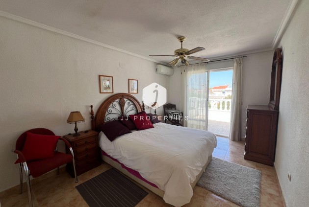 Segunda mano - Chalet -
Torrevieja - San luis