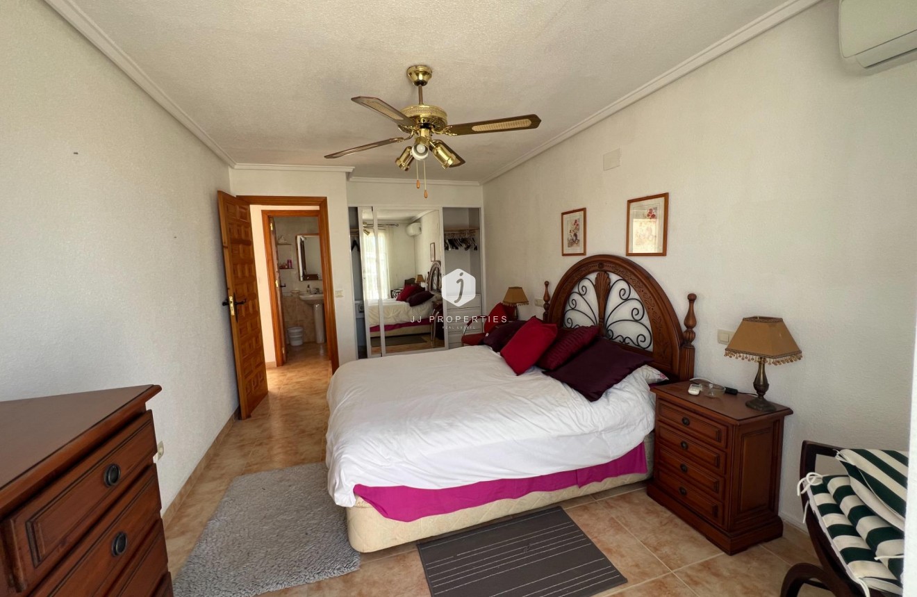 Segunda mano - Chalet -
Torrevieja - San luis