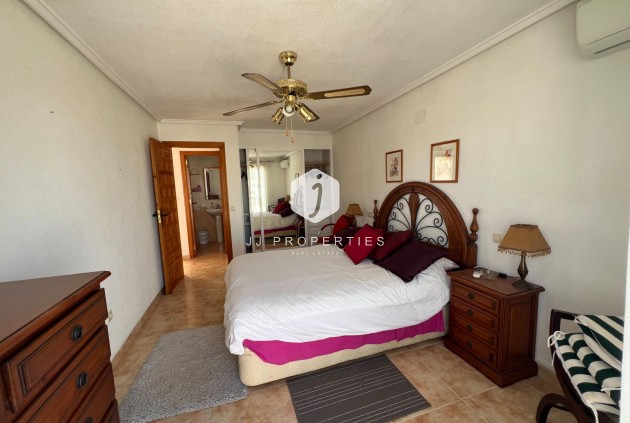 Segunda mano - Chalet -
Torrevieja - San luis