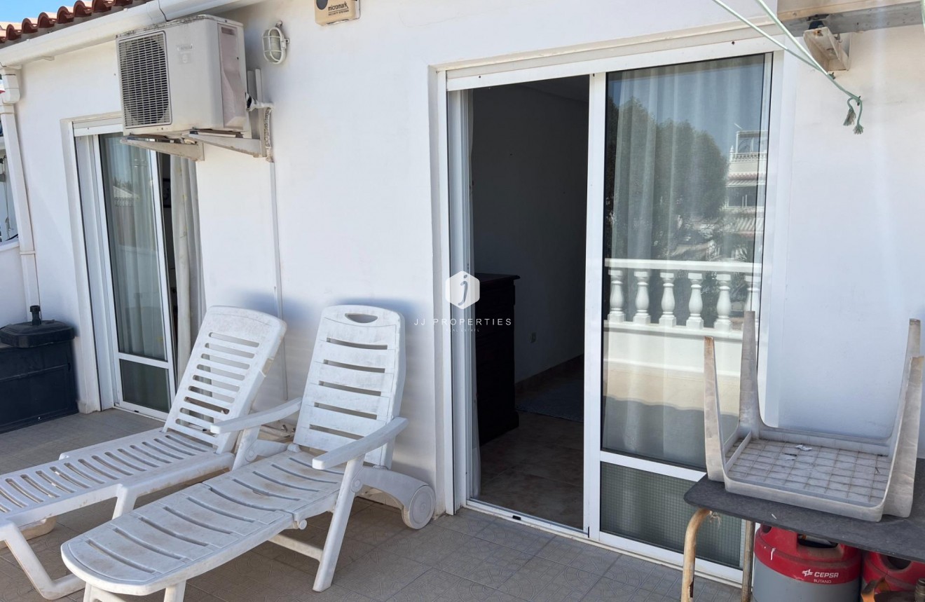 Segunda mano - Chalet -
Torrevieja - San luis