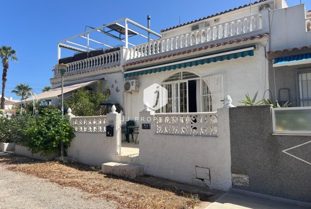 Segunda mano - Chalet -
Torrevieja - San luis