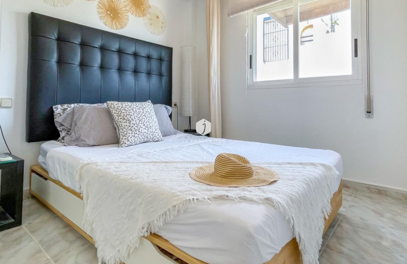 Tweedehands - Chalet -
Torrevieja - Costa Blanca