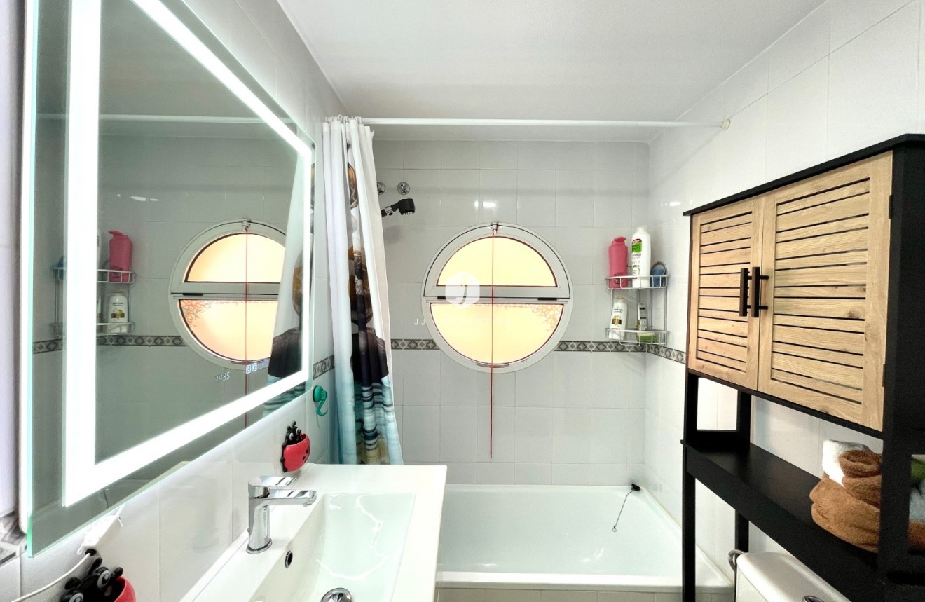Tweedehands - Appartement / flat -
La Siesta - Costa Blanca