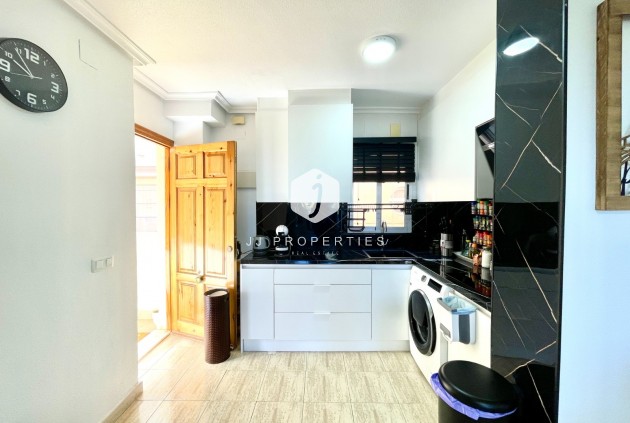 Tweedehands - Appartement / flat -
La Siesta - Costa Blanca