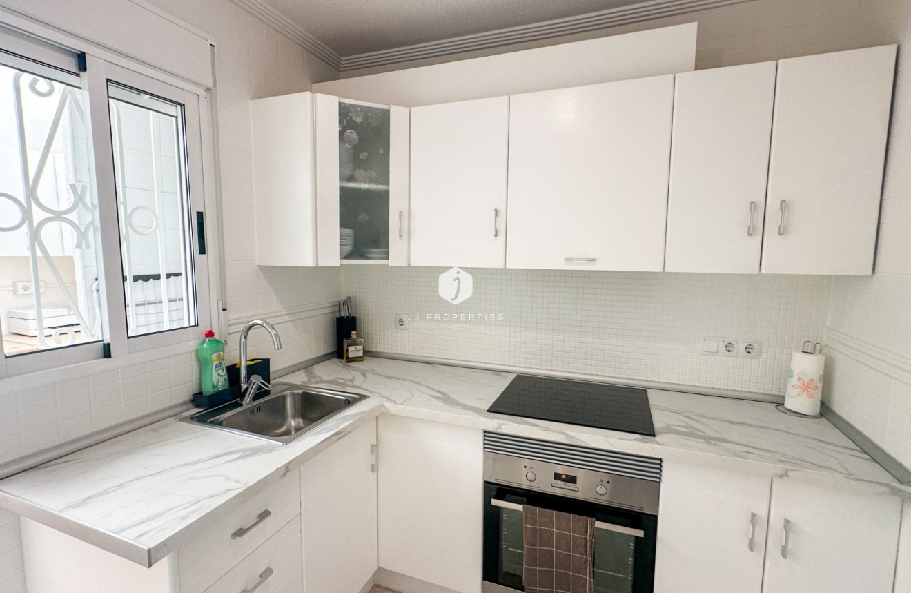 Resale - Chalet -
Los Altos - Costa Blanca