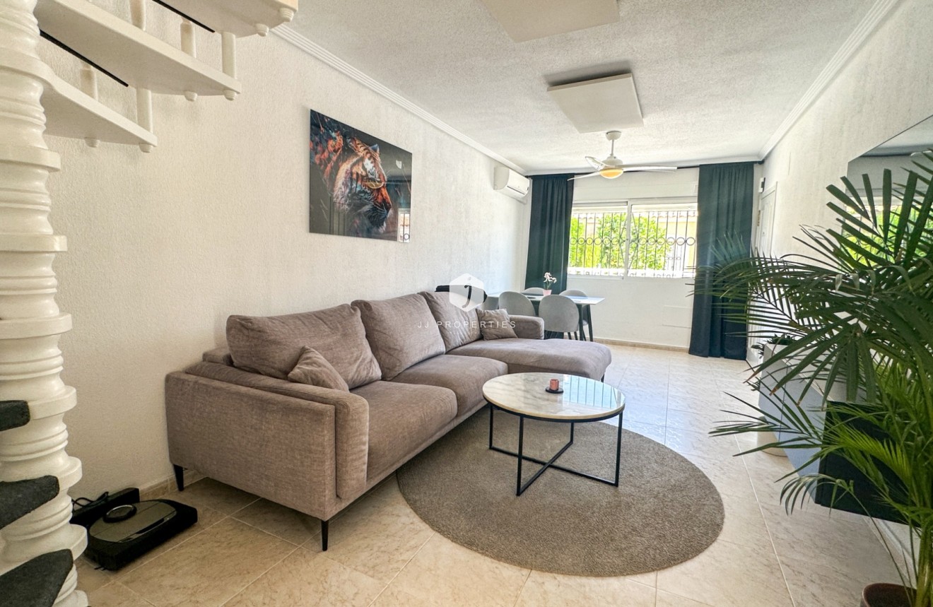 Resale - Chalet -
Los Altos - Costa Blanca