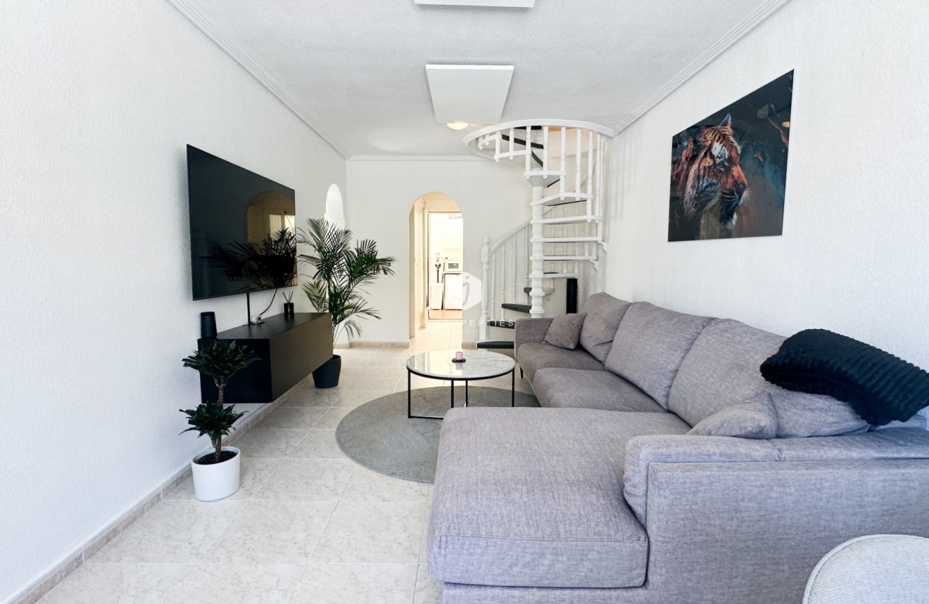 Resale - Chalet -
Los Altos - Costa Blanca