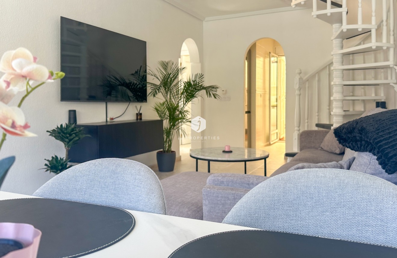 Resale - Chalet -
Los Altos - Costa Blanca