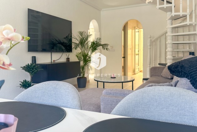 Resale - Chalet -
Los Altos - Costa Blanca