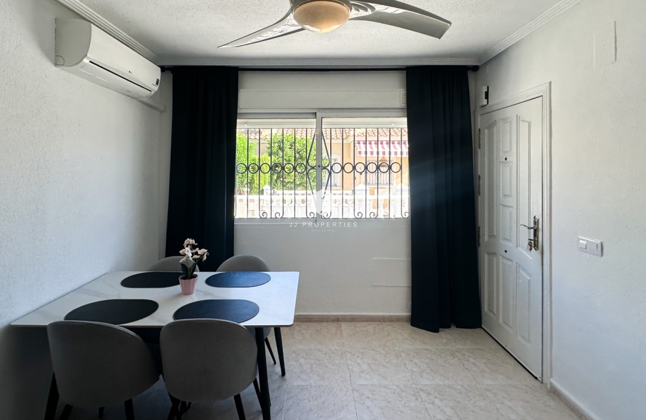 Resale - Chalet -
Los Altos - Costa Blanca