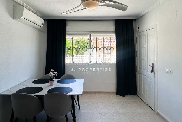 Resale - Chalet -
Los Altos - Costa Blanca
