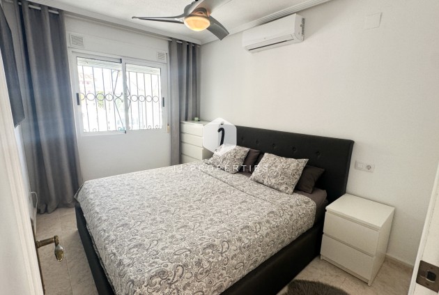 Resale - Chalet -
Los Altos - Costa Blanca