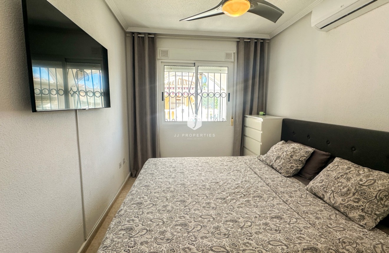 Resale - Chalet -
Los Altos - Costa Blanca