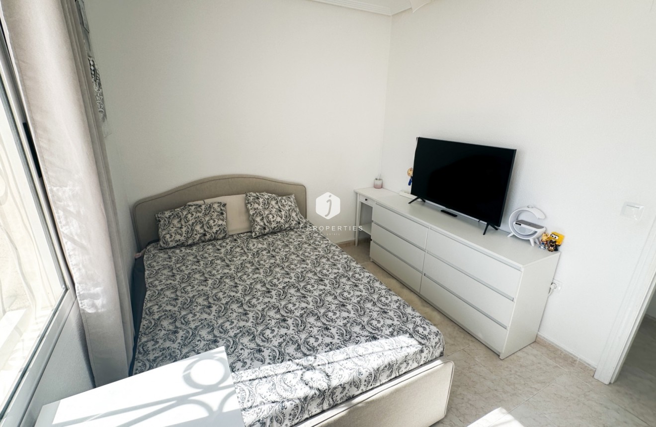 Resale - Chalet -
Los Altos - Costa Blanca