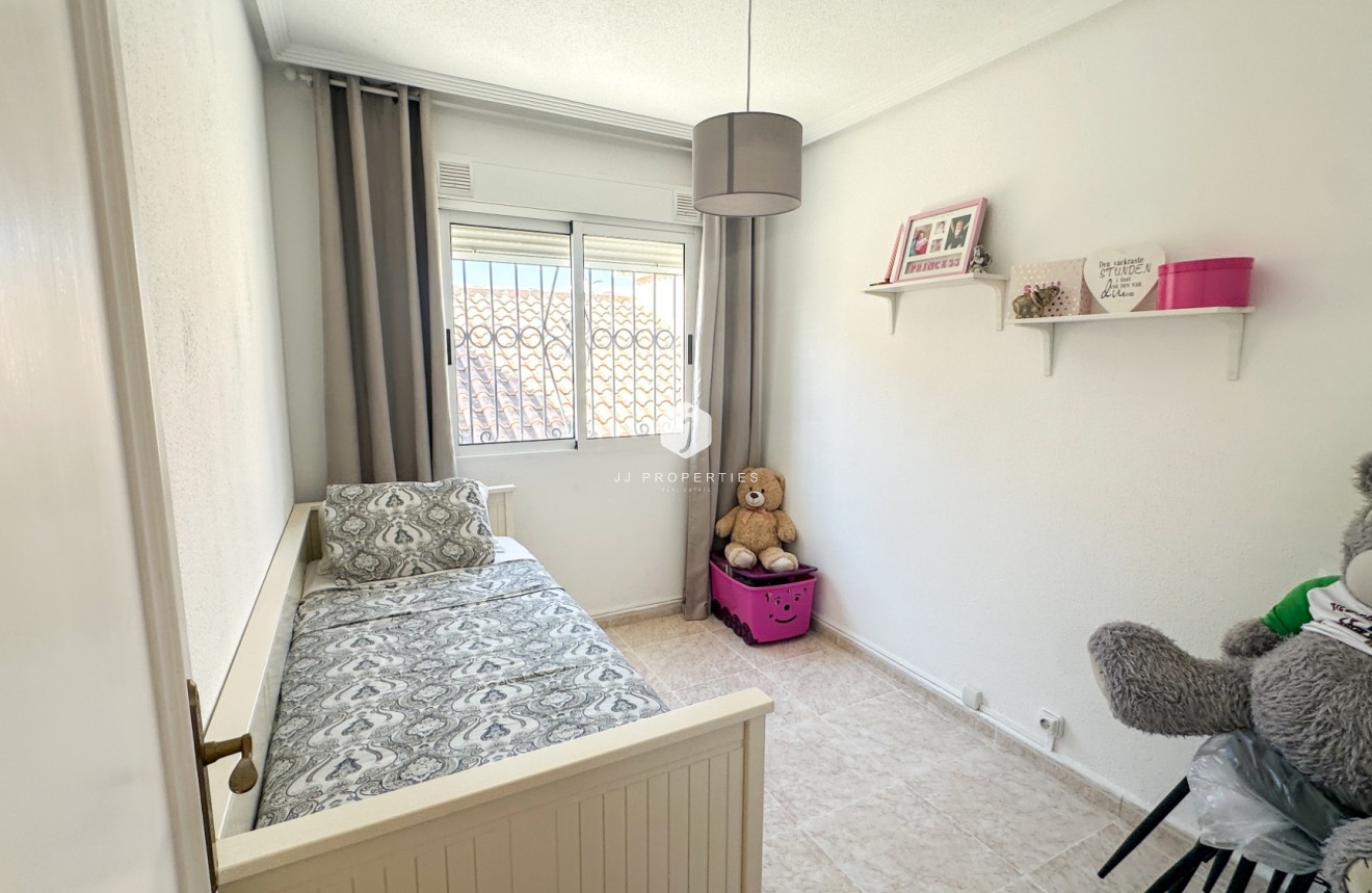 Resale - Chalet -
Los Altos - Costa Blanca