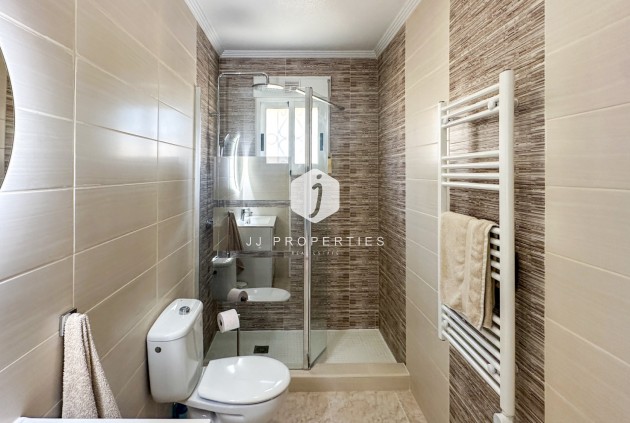 Resale - Chalet -
Los Altos - Costa Blanca