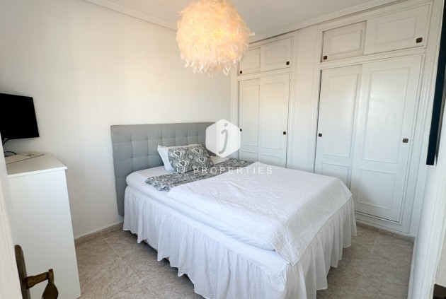 Resale - Chalet -
Los Altos - Costa Blanca