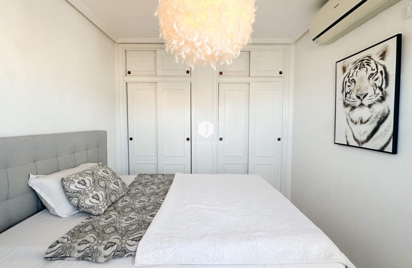 Resale - Chalet -
Los Altos - Costa Blanca