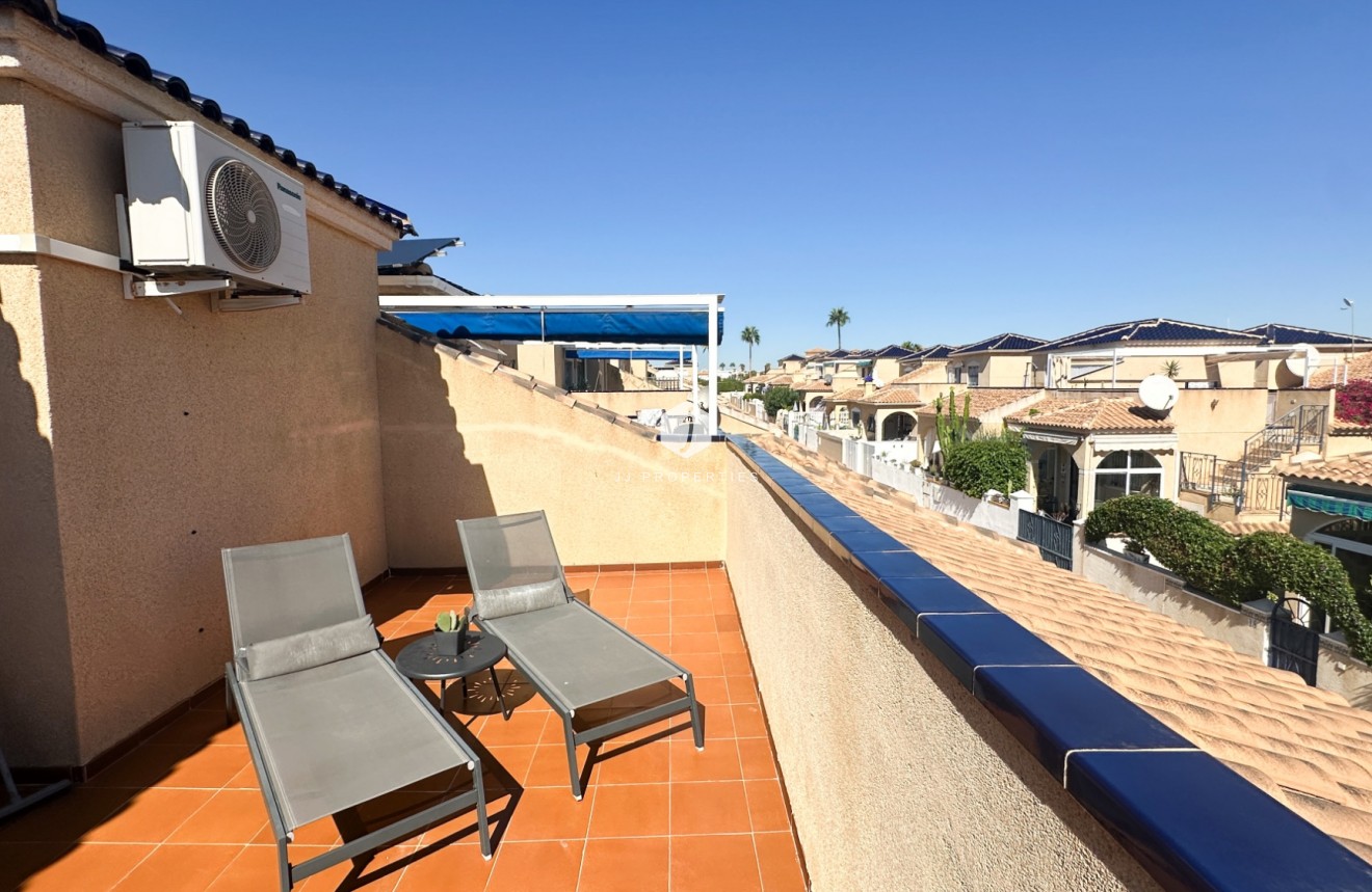 Resale - Chalet -
Los Altos - Costa Blanca