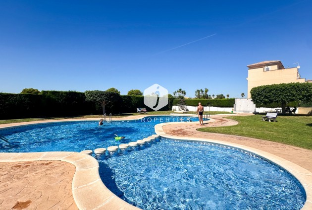 Resale - Chalet -
Los Altos - Costa Blanca