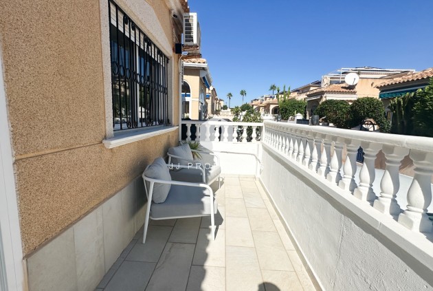 Resale - Chalet -
Los Altos - Costa Blanca