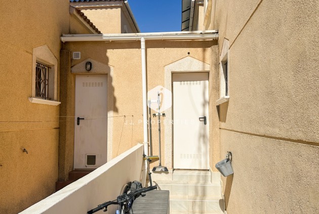 Resale - Chalet -
Los Altos - Costa Blanca