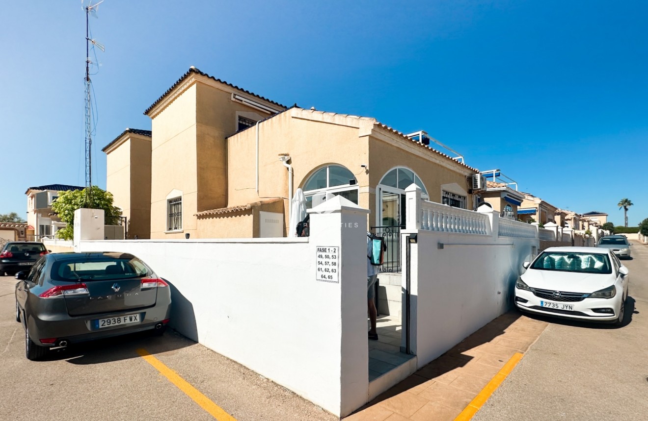 Resale - Chalet -
Los Altos - Costa Blanca