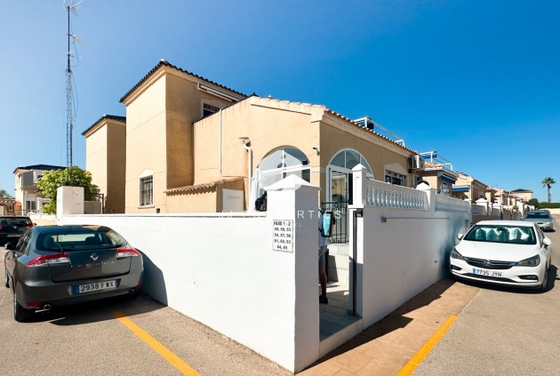 Resale - Chalet -
Los Altos - Costa Blanca