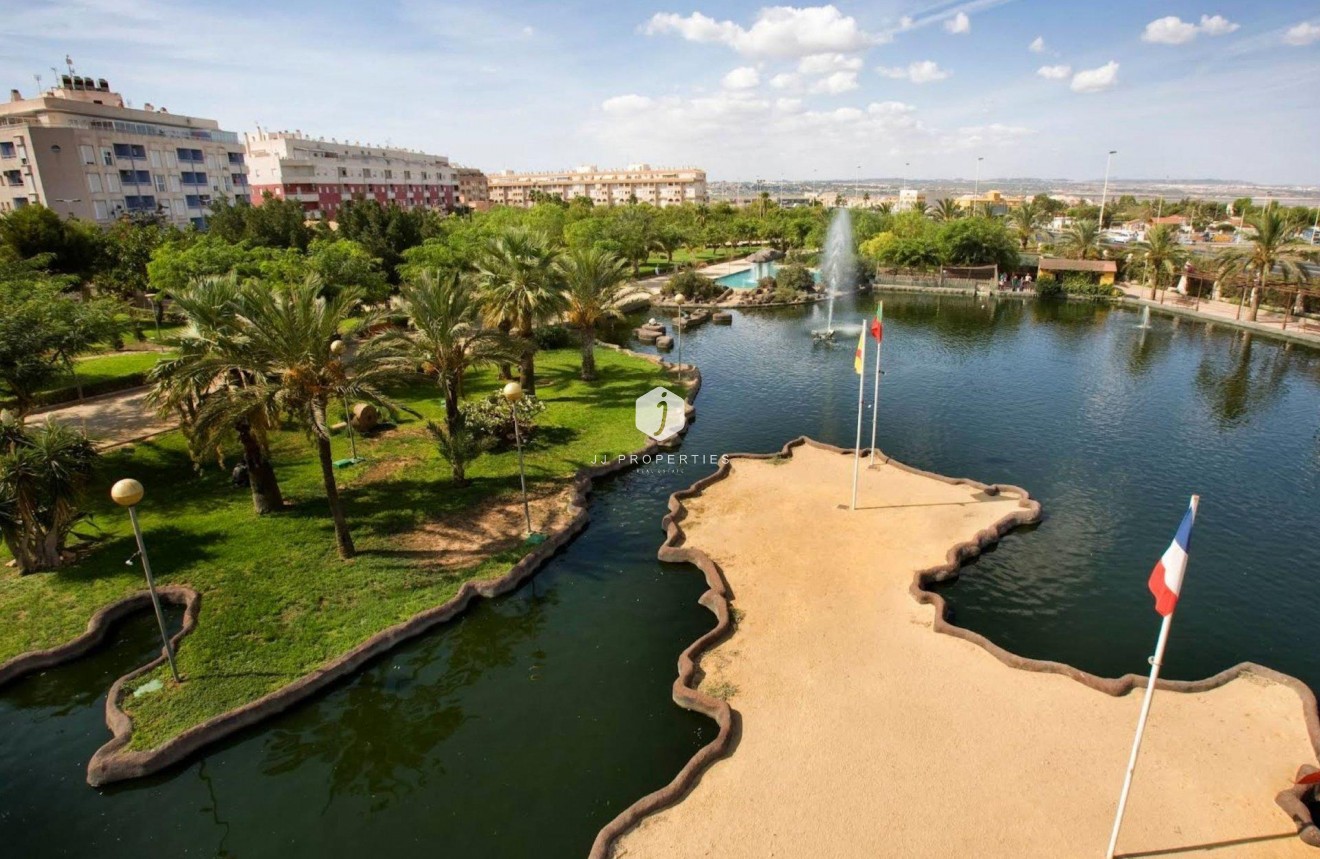 Tweedehands - Appartement / flat -
Torrevieja - PARQUE DE LAS NACIONES