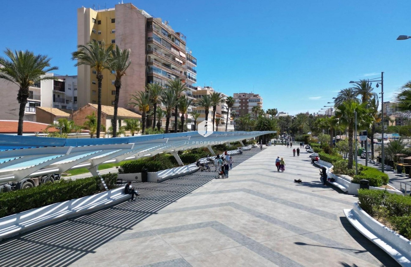 Tweedehands - Appartement / flat -
Torrevieja - PARQUE DE LAS NACIONES