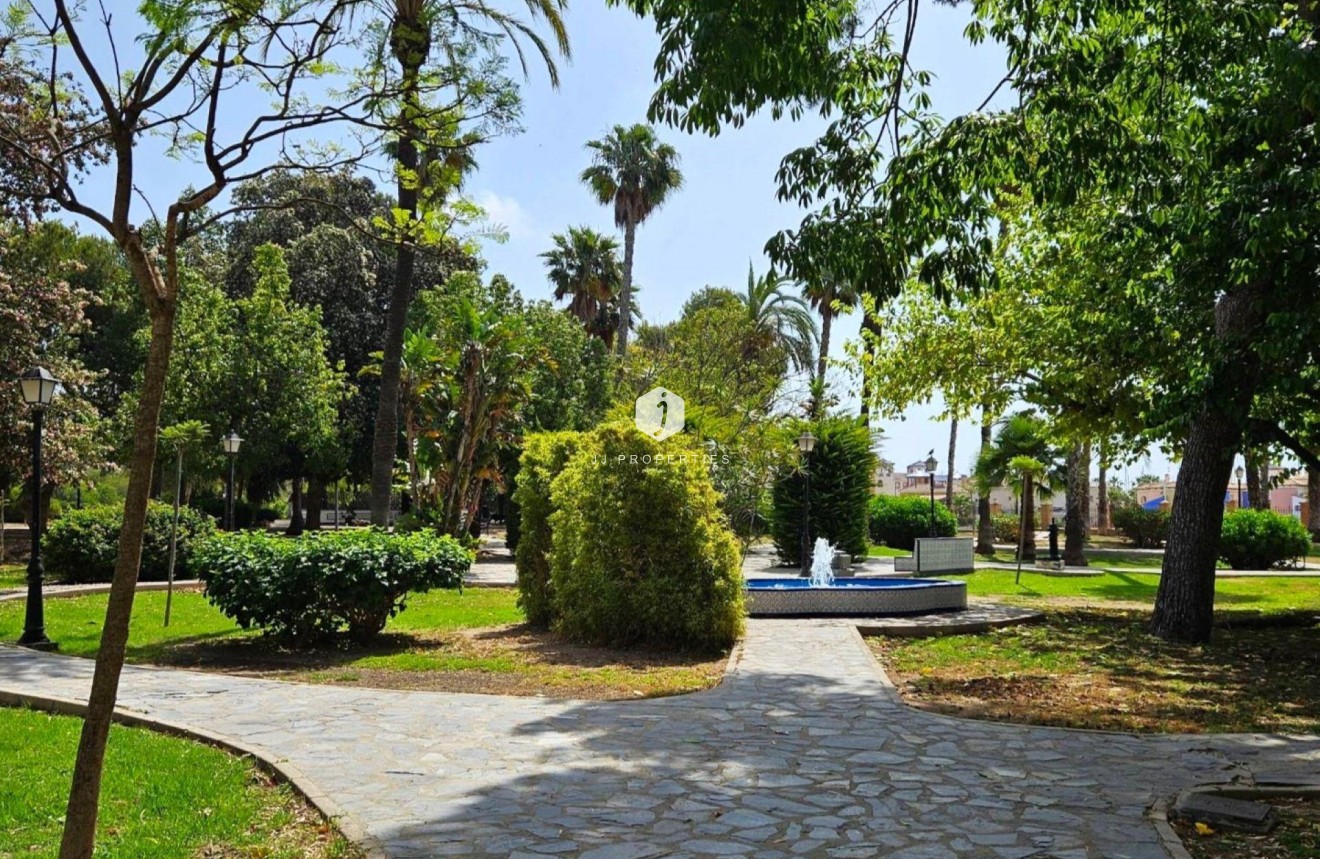 Tweedehands - Appartement / flat -
Torrevieja - PARQUE DE LAS NACIONES