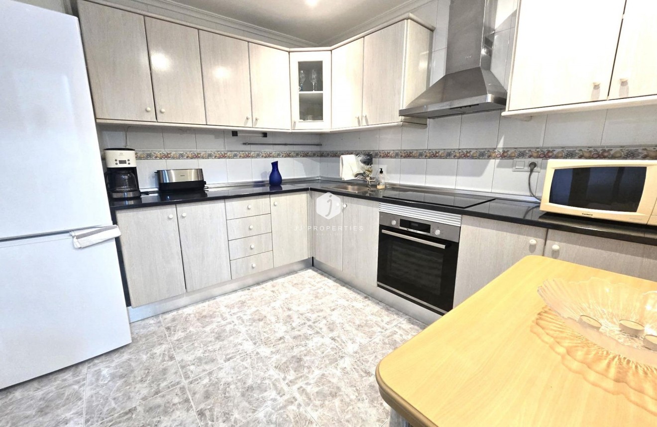 Tweedehands - Appartement / flat -
Torrevieja - Las Piscinas Naturales