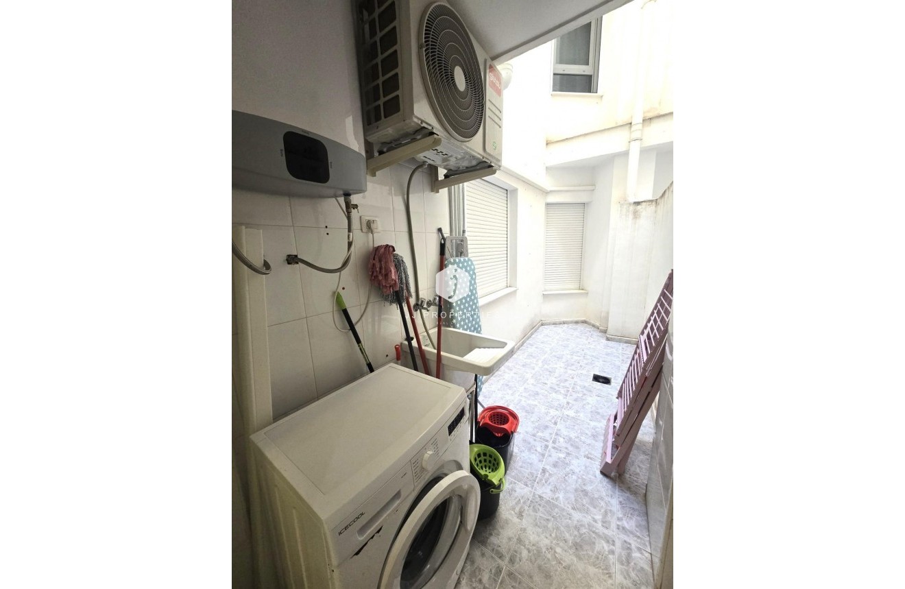 Tweedehands - Appartement / flat -
Torrevieja - Las Piscinas Naturales