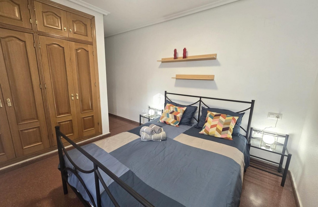 Tweedehands - Appartement / flat -
Torrevieja - Las Piscinas Naturales