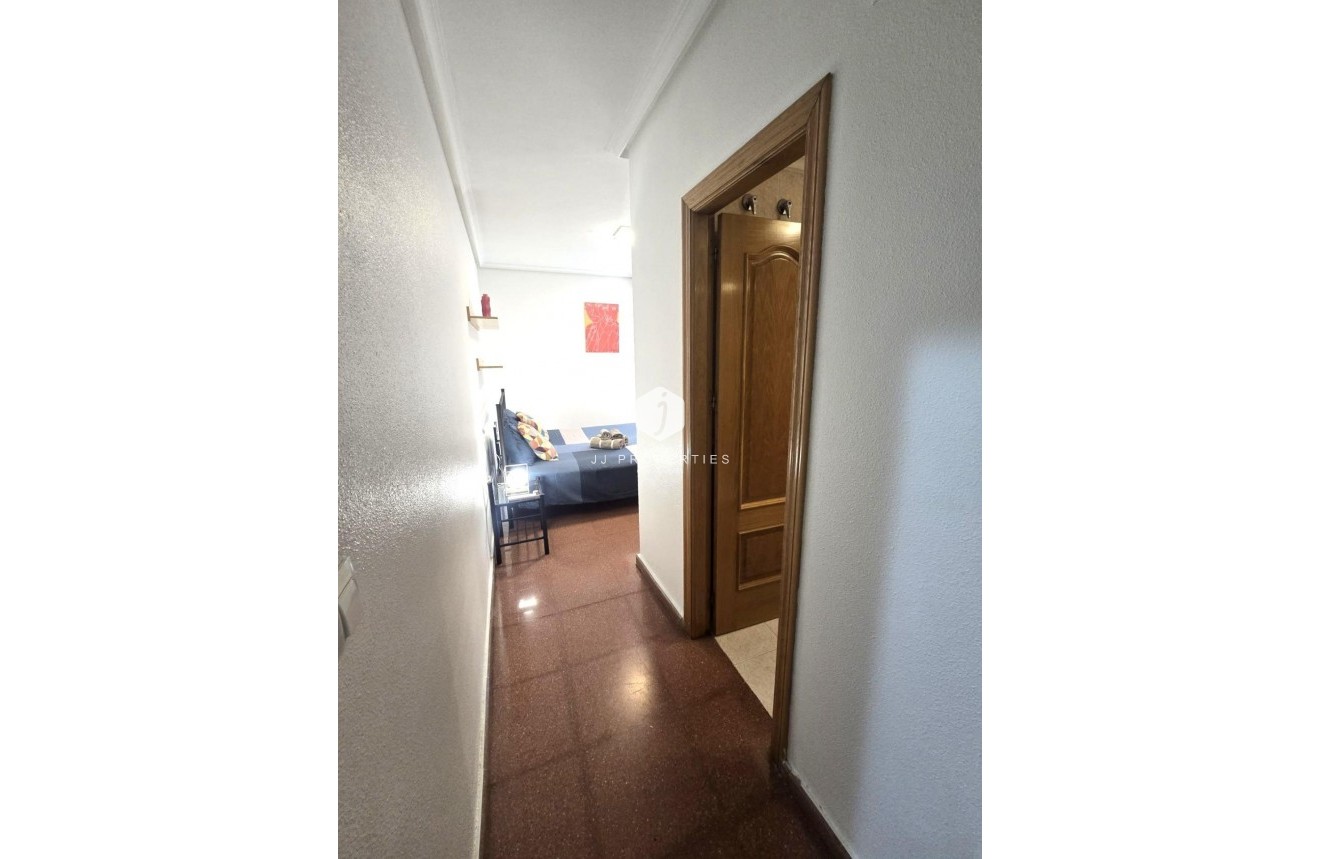 Tweedehands - Appartement / flat -
Torrevieja - Las Piscinas Naturales