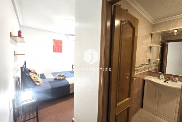 Tweedehands - Appartement / flat -
Torrevieja - Las Piscinas Naturales
