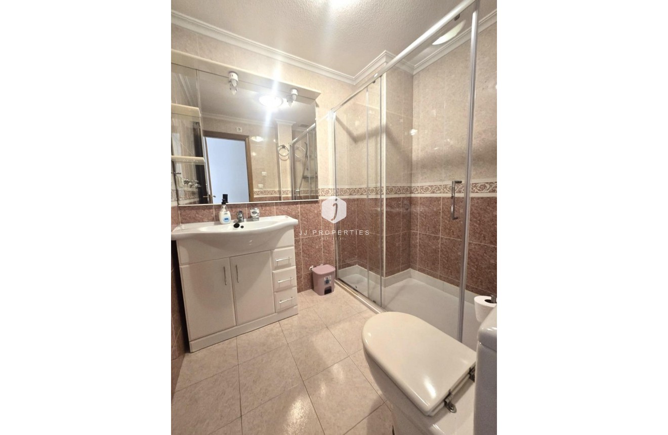 Tweedehands - Appartement / flat -
Torrevieja - Las Piscinas Naturales