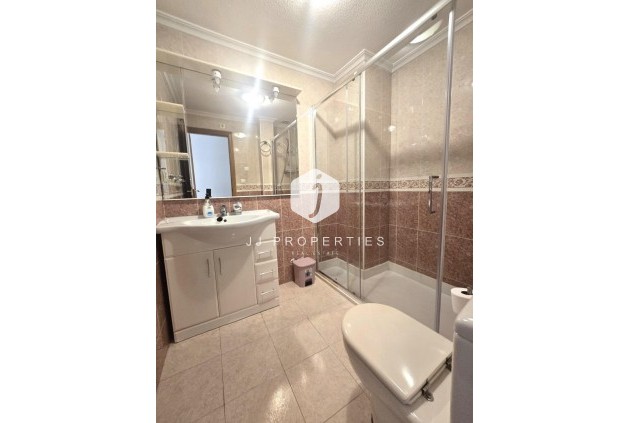 Tweedehands - Appartement / flat -
Torrevieja - Las Piscinas Naturales