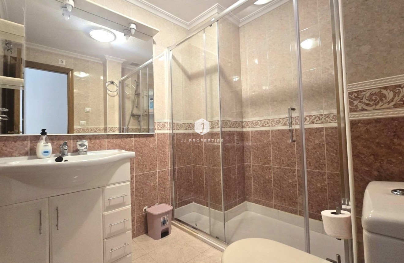 Tweedehands - Appartement / flat -
Torrevieja - Las Piscinas Naturales