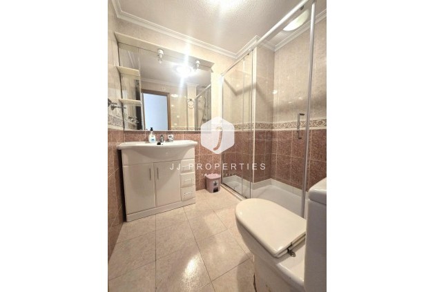 Tweedehands - Appartement / flat -
Torrevieja - Las Piscinas Naturales
