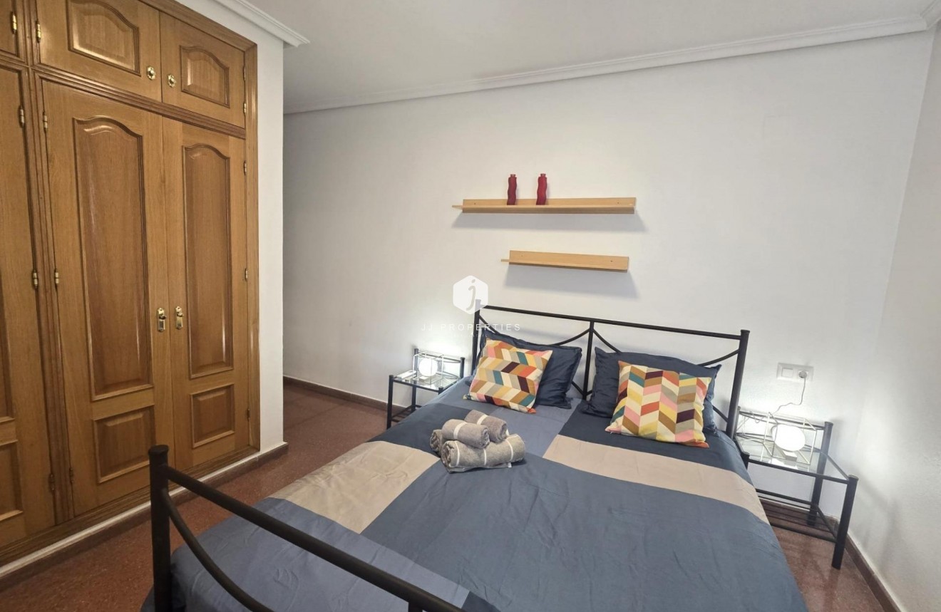 Tweedehands - Appartement / flat -
Torrevieja - Las Piscinas Naturales